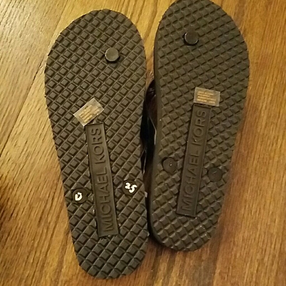 Michael Kors - Picture 3 of 3