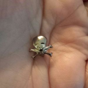 Skull and crossbones studs