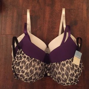 Bundle of 3 brand new T-shirt bras!!