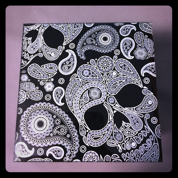 Skull jewelry box