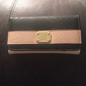 Jessica Simpson Cream and Black Wallet