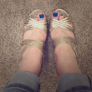 🔸FINAL SALE🔸 Adrianna Papell Heels in Gold