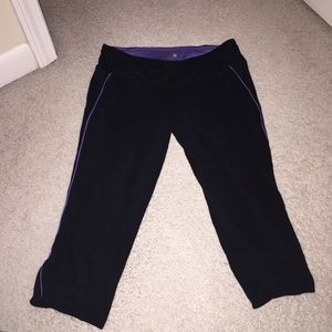 Crop Purple & Black Leggings!