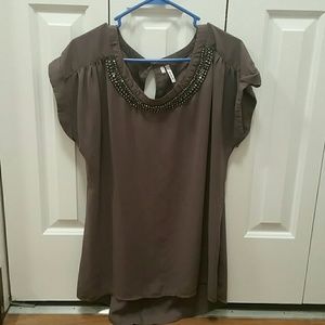 Embellished "greige" short sleeve tunic