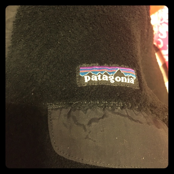 Black Patagonia pullover