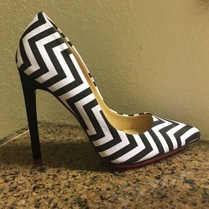 Zebra chevron pumps