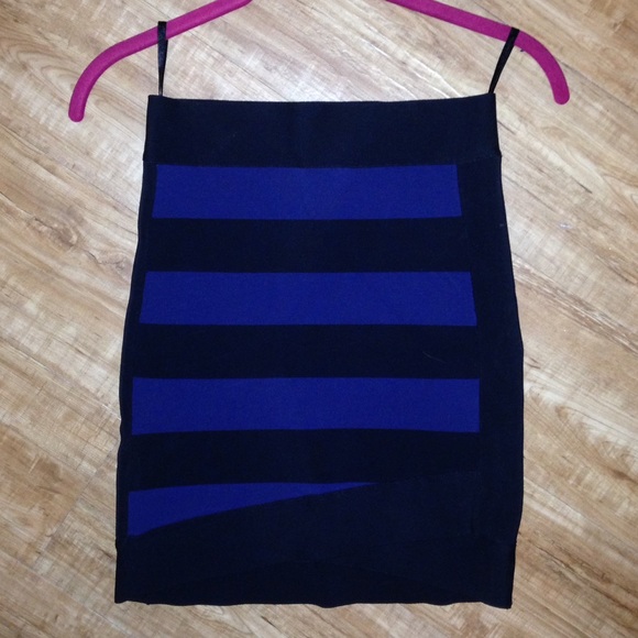 BCBGMAXAZRIA power skirt - Picture 2 of 3