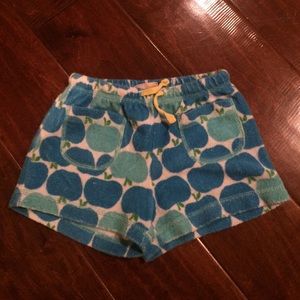 Girls blue Apple print short