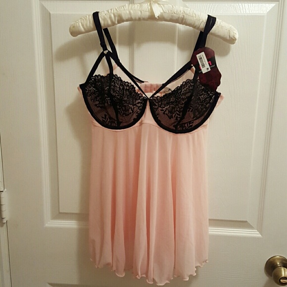 Maidenform babydoll black and pick set.