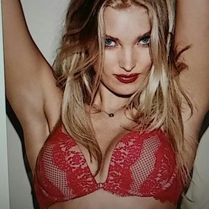Victoria's secret bombshell add 2 cups bra