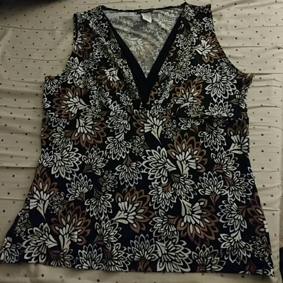 Stretchy sleeveless top