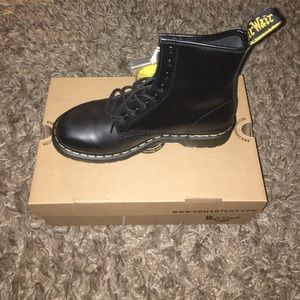 NEED TO SELL BRAND NEW DR. MARTENS!!!