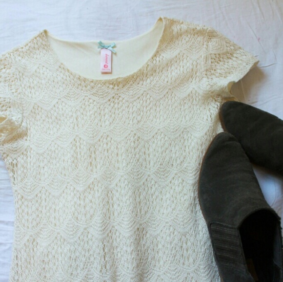 Cream white lace straight dress.