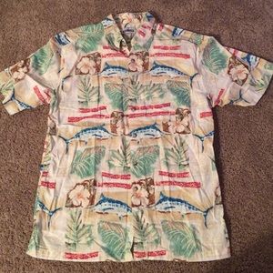 Hook & tackle men's size large button front shirt