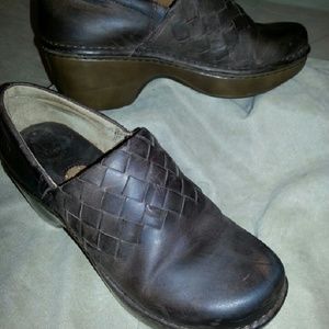 Ariat Ashbourne Closed Heel Clog Sz 9.5