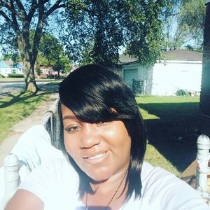 Meet your Posher, Shemeika