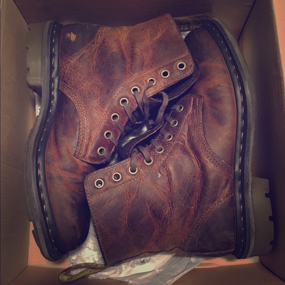 LEO Tan Dr. Martens Great Condition Size US 7