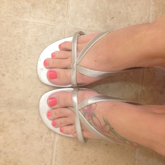 ✨ Silver classic heels ✨