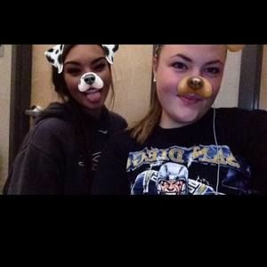 Meet your Posher, Caitlin