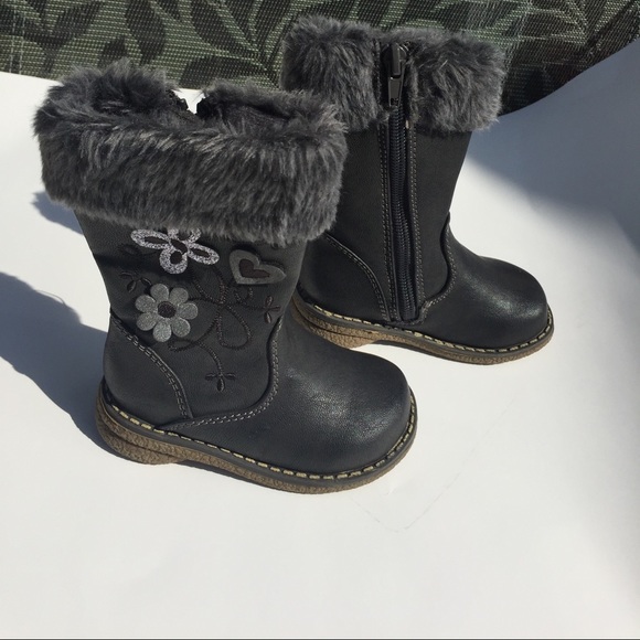 Super cute fur top infant boots☔️🐹 - Picture 2 of 4