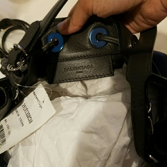 Balenciaga Bucket Bag - Picture 3 of 4