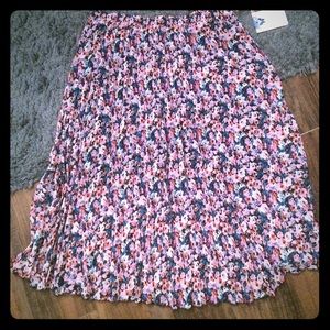 NWT Disney Cinderellas Collection skirt. Size XL