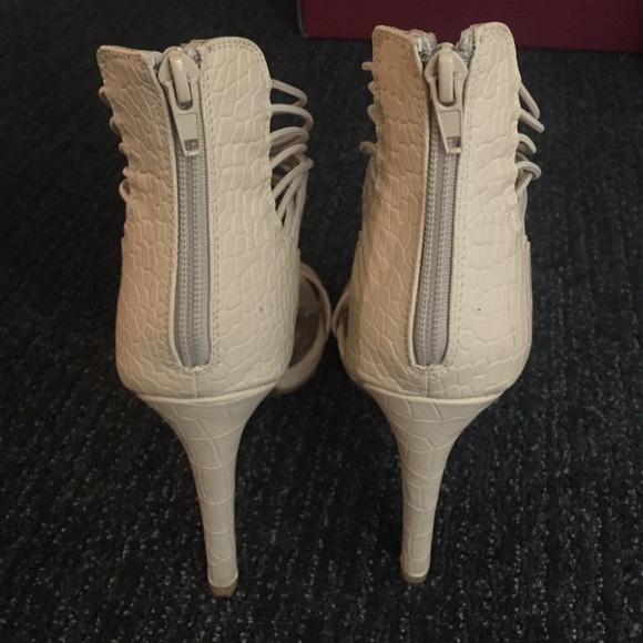 Nude/pink heels 7.5 - Picture 3 of 4