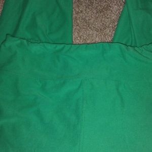 Lularoe OS solid green leggings, only tried on