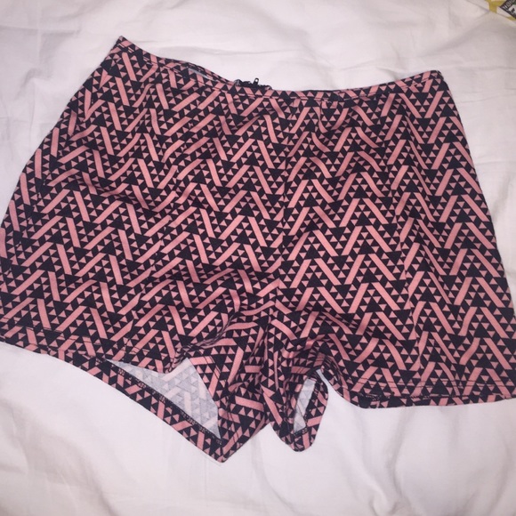 FLASH SALE!!!! Pacsun Pink/Black Pattern Shorts