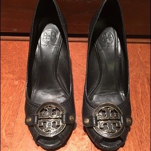 Tory Burch💙Amanda Wedge💙Black💙Size 7.5