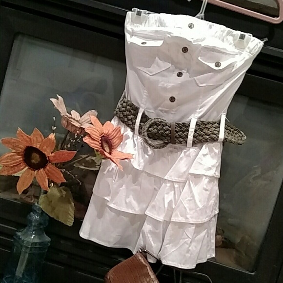 White Strapless, mini dress, NWT , w/ wide belt