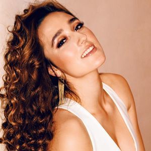 Meet your Posher, Téa