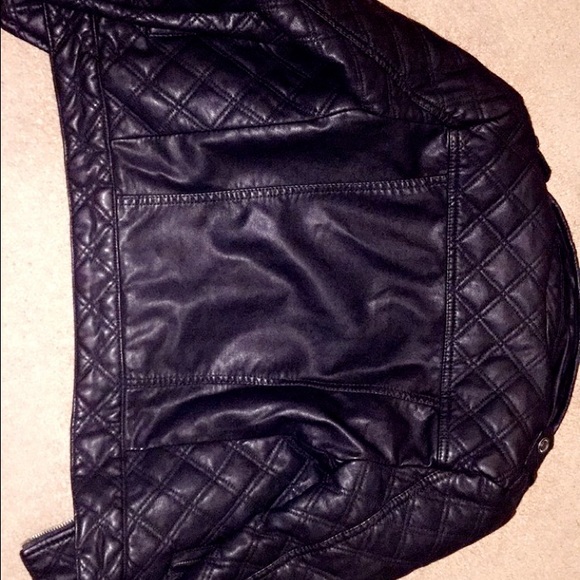 Leather black jacket with soft silk skull print - Picture 3 of 4
