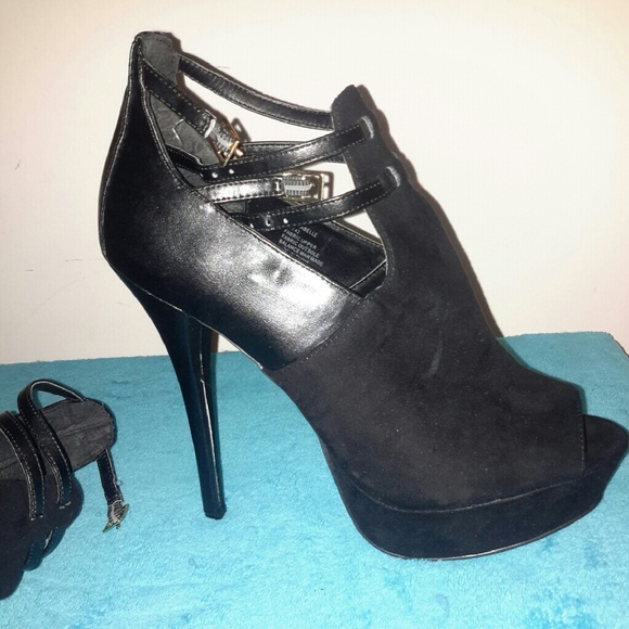 NwOT Black Justfab booties - Picture 2 of 2