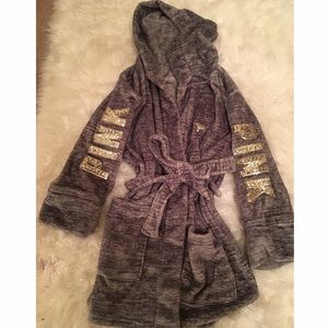VICTORIA SECRET SOFT ROBE. never worn!