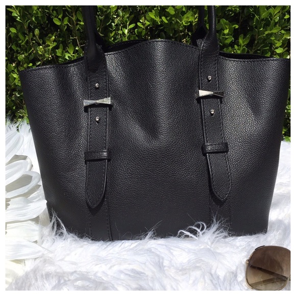 🎉 ALEXANDER MCQUEEN BLACK LEGEND BAG - Picture 2 of 4