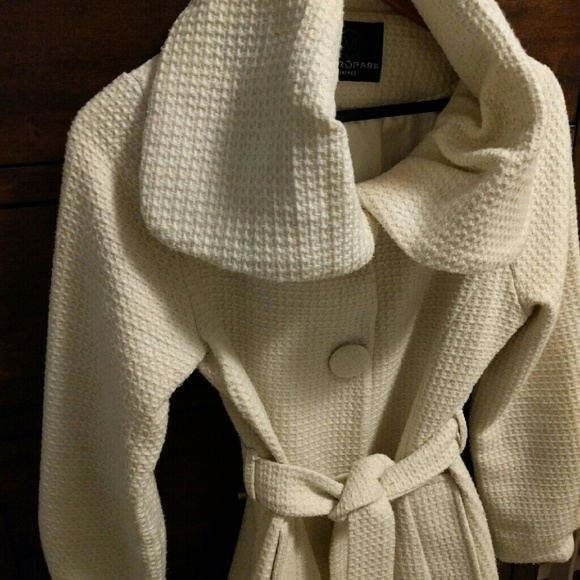 Coat - Picture 2 of 3