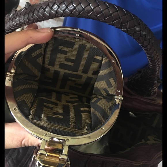 Authentic FENDI spy bag - Picture 3 of 4
