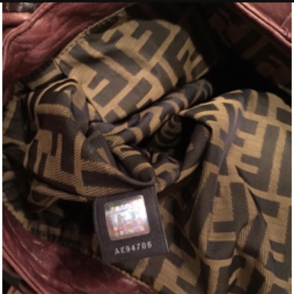 Authentic FENDI spy bag - Picture 4 of 4