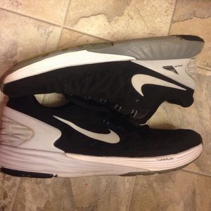 Nike Lunaride 6 black and white shoes