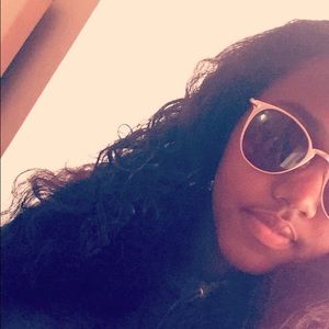 Meet your Posher, Awo