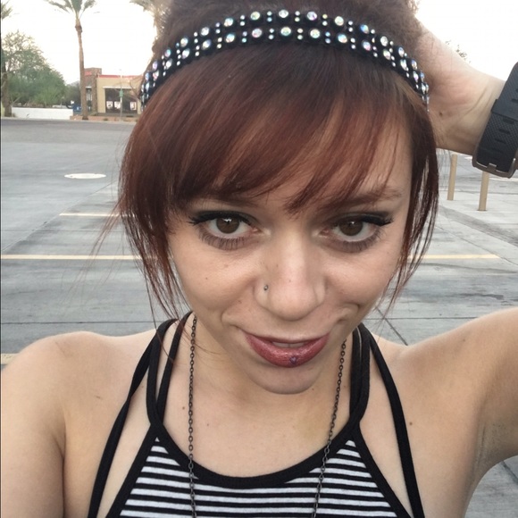 Meet your Posher, Amber - Picture 2 of 4