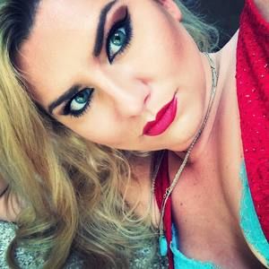 Meet your Posher, Angelina