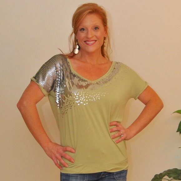 ✨Daytrip Sequined Top✨