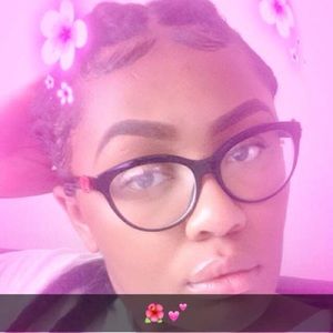 Meet your Posher, Laraja