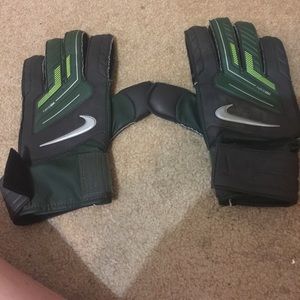Goalie soccer gloves