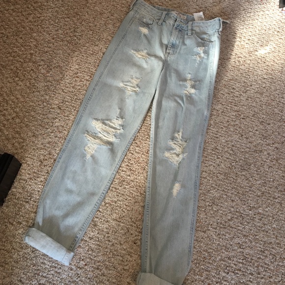 Hollister Denim - Ripped hollister jeans 💥1 HR SALE💥