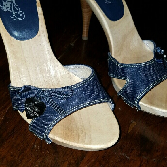 GUESS HIGH HEELS
