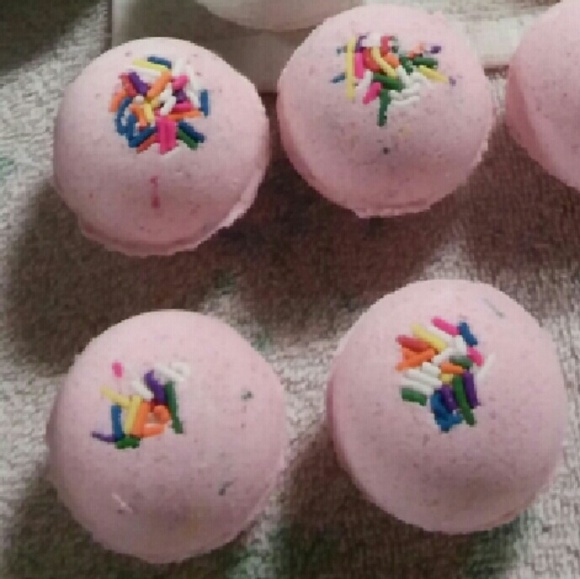 6 Pink Sugar bath fizzes w Sprinkles