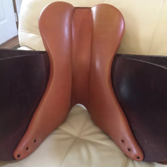 *SOLD* M. Toulouse Sellerie 16.5 English saddle - Picture 4 of 4